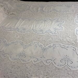 Elegant White Lace Tablecloth